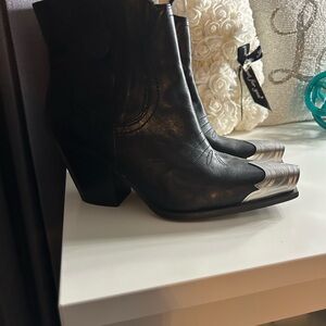 Gianni Bini Black Ankle Boots with Silver Tips